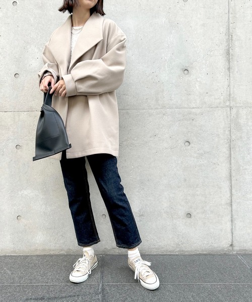 Meli rich(メリーリッチ)の「バックウエストタックミドルコート(チェスターコート・レディース・ブルー/ブラウン/アイボリー/グレイッシュベージュ/ブラック・MEDIUM)」の20枚目の写真