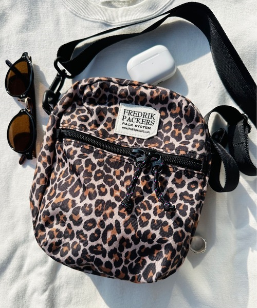 FREDRIK PACKERS(フレドリックパッカーズ)の「FREDRIK PACKERS / フレドリックパッカーズ / 210D ACTIVE SHOULDER-M(ショルダーバッグ・レディース・その他/ブラック/カーキ・ONESIZE)」の3枚目の写真