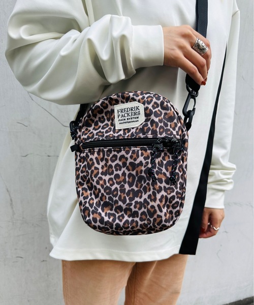 FREDRIK PACKERS(フレドリックパッカーズ)の「FREDRIK PACKERS / フレドリックパッカーズ / 210D ACTIVE SHOULDER-M(ショルダーバッグ・レディース・その他/ブラック/カーキ・ONESIZE)」の8枚目の写真