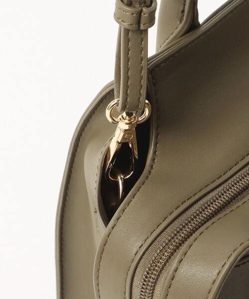 BEAMS HEART（ビームスハート）の「BEAMS HEART / かがりステッチ ボストンバッグ（ボストンバッグ・レディース・オリーブ/ブラック・ONE SIZE）」の12枚目の写真