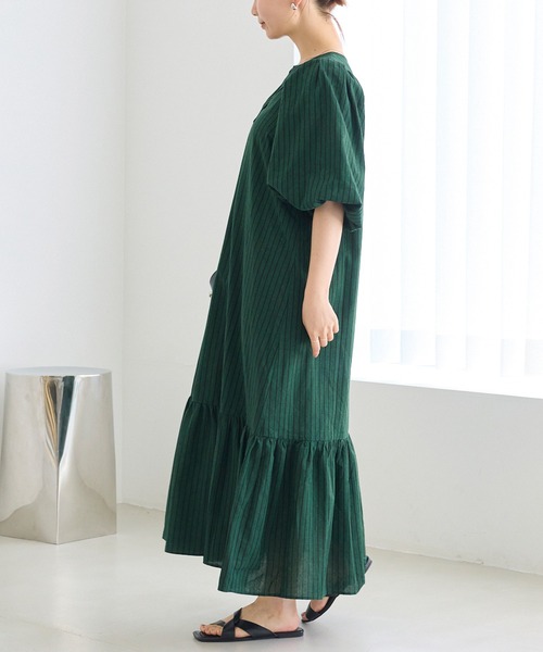 LAVEANGE(ラビアンジェ)の「ストライプ ボリュームスリーブワンピース(ワンピース・レディース・ベージュ/ブラウン・5L/3L/LL/4L/M)」の12枚目の写真