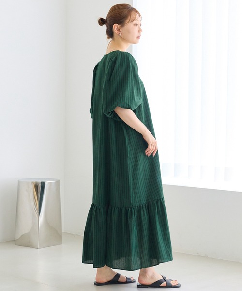LAVEANGE(ラビアンジェ)の「ストライプ ボリュームスリーブワンピース(ワンピース・レディース・ベージュ/ブラウン・5L/3L/LL/4L/M)」の13枚目の写真