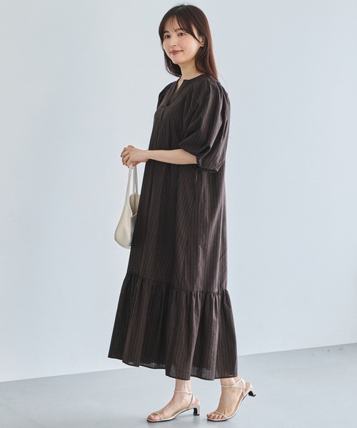 LAVEANGE(ラビアンジェ)の「ストライプ ボリュームスリーブワンピース(ワンピース・レディース・ベージュ/ブラウン・5L/3L/LL/4L/M)」の21枚目の写真