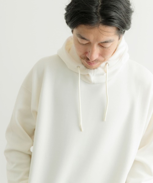 ITEMS URBANRESEARCH（アイテムズ アーバンリサーチ）の「裏起毛 ダンボール プルオーバーパーカー（パーカー・メンズ・オフホワイト/グレー/ブラック・MEDIUM/LARGE）」の4枚目の写真