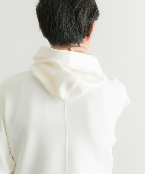 ITEMS URBANRESEARCH（アイテムズ アーバンリサーチ）の「裏起毛 ダンボール プルオーバーパーカー（パーカー・メンズ・オフホワイト/グレー/ブラック・MEDIUM/LARGE）」の8枚目の写真