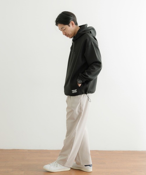 ITEMS URBANRESEARCH（アイテムズ アーバンリサーチ）の「裏起毛 ダンボール プルオーバーパーカー（パーカー・メンズ・オフホワイト/グレー/ブラック・MEDIUM/LARGE）」の16枚目の写真