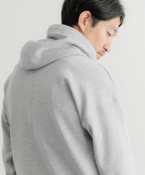 ITEMS URBANRESEARCH（アイテムズ アーバンリサーチ）の「裏起毛 ダンボール プルオーバーパーカー（パーカー・メンズ・オフホワイト/グレー/ブラック・MEDIUM/LARGE）」の22枚目の写真