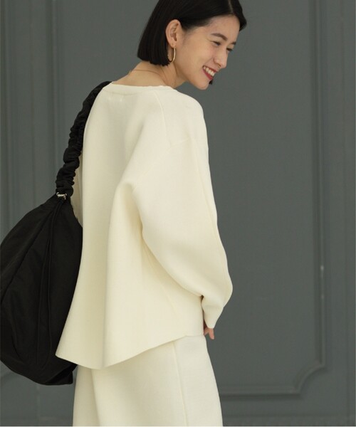 OPAQUE.CLIP(オペークドットクリップ)の「◆セットアップ対応 ミラノリブクルーネックニット【抗ピリング/洗濯機洗い可】(ニット/セーター・レディース・ブラック/ライトイエロー系/ホワイト系3/ホワイト・38/36/40/42)」の6枚目の写真