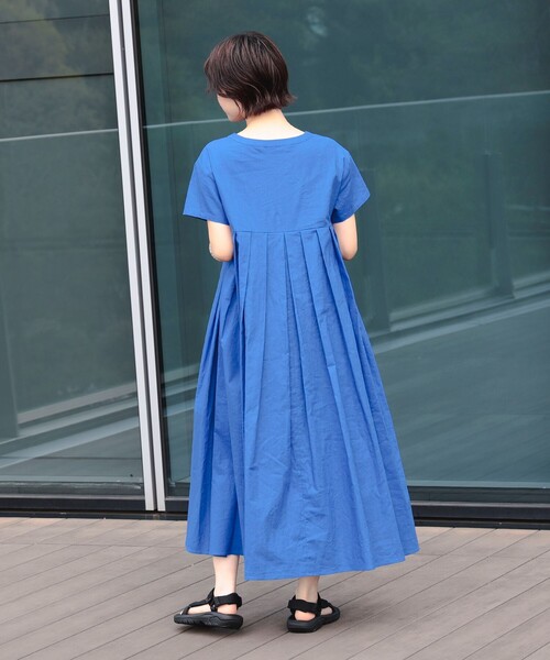 Ray BEAMS（レイビームス）の「Ray BEAMS / 麻混 バックタック キーネック ワンピース（ワンピース・レディース・ブラック/ケリー/ブルー・ONE SIZE）」の21枚目の写真