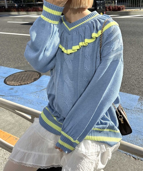 Alley by w closet（アリーバイダブルクローゼット）の「【Alley】フリフリケーブルプルオーバー（ニット/セーター・レディース・オフホワイト/サックスブルー・FREE）」の2枚目の写真