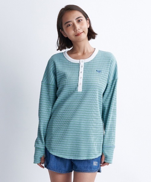 ROXY(ロキシー)の「PACIFIC OCEAN/ロキシーワッフル素材ワンポイントブランドロゴヘンリーネックカットソー(Tシャツ/カットソー・レディース・ホワイト/ブラック/オフホワイト・LARGE/MEDIUM/SMALL)」の12枚目の写真