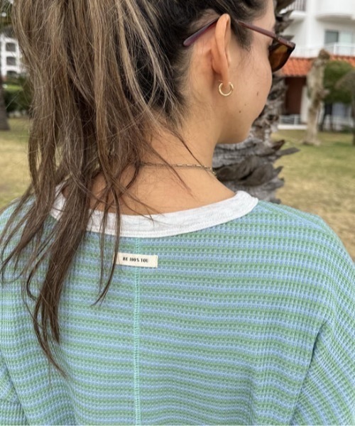 ROXY(ロキシー)の「PACIFIC OCEAN/ロキシーワッフル素材ワンポイントブランドロゴヘンリーネックカットソー(Tシャツ/カットソー・レディース・ホワイト/ブラック/オフホワイト・LARGE/MEDIUM/SMALL)」の15枚目の写真