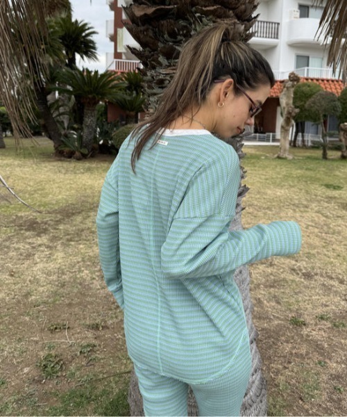ROXY(ロキシー)の「PACIFIC OCEAN/ロキシーワッフル素材ワンポイントブランドロゴヘンリーネックカットソー(Tシャツ/カットソー・レディース・ホワイト/ブラック/オフホワイト・LARGE/MEDIUM/SMALL)」の16枚目の写真