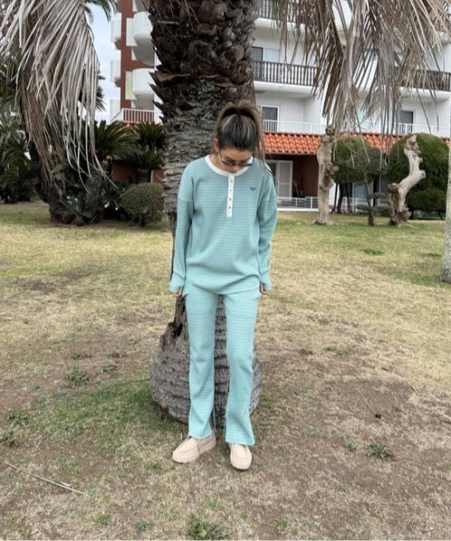 ROXY(ロキシー)の「PACIFIC OCEAN/ロキシーワッフル素材ワンポイントブランドロゴヘンリーネックカットソー(Tシャツ/カットソー・レディース・ホワイト/ブラック/オフホワイト・LARGE/MEDIUM/SMALL)」の19枚目の写真