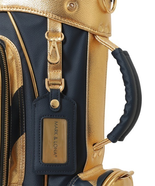 MARK & LONA（マークアンドロナ）の「Cray Metalic Stand Bag