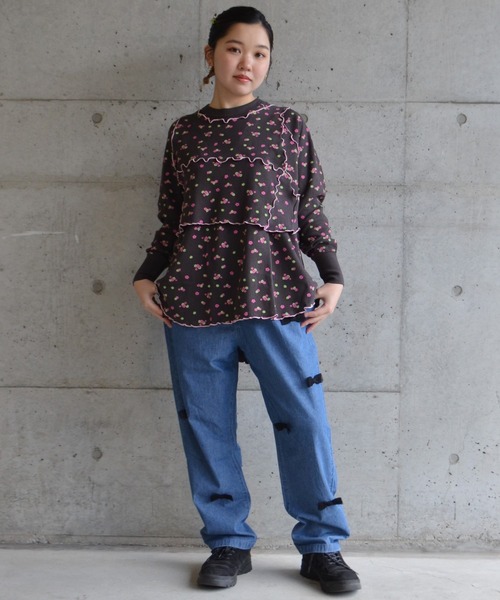 CALMIA（カルミア）の「リボンいっぱいデニムパンツ/おとな（デニムパンツ・レディース・ライトブルー/ブラック・160cm）」の3枚目の写真