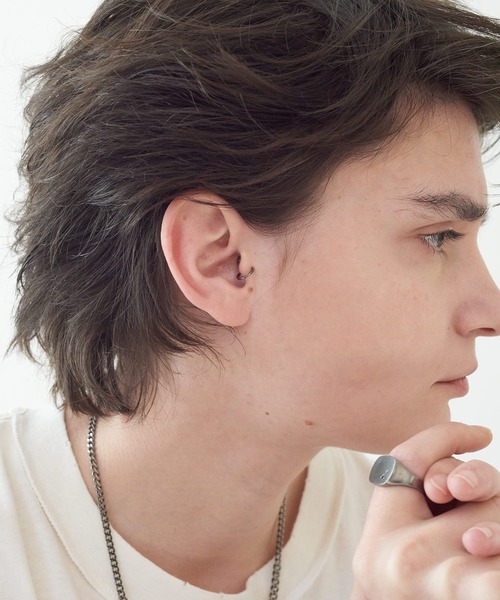 and cloud(アンドクラウド)の「Hoop Tragus Cuff(イヤーカフ・レディース・シルバー/ブラック/イエローゴールド・FREE)」の9枚目の写真