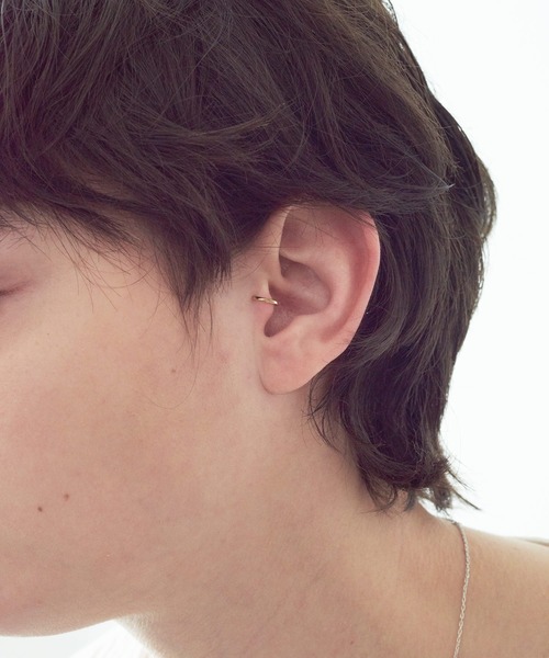 and cloud(アンドクラウド)の「Hoop Tragus Cuff(イヤーカフ・レディース・シルバー/ブラック/イエローゴールド・FREE)」の10枚目の写真