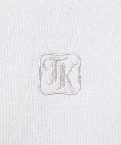 TAKEO KIKUCHI(タケオキクチ)の「【刺繍ロゴT】スムース ワンポイント Tシャツ(Tシャツ/カットソー・メンズ・ライトグレー/ベビーピンク/ホワイト/ブラック・03/04/01/02)」の9枚目の写真