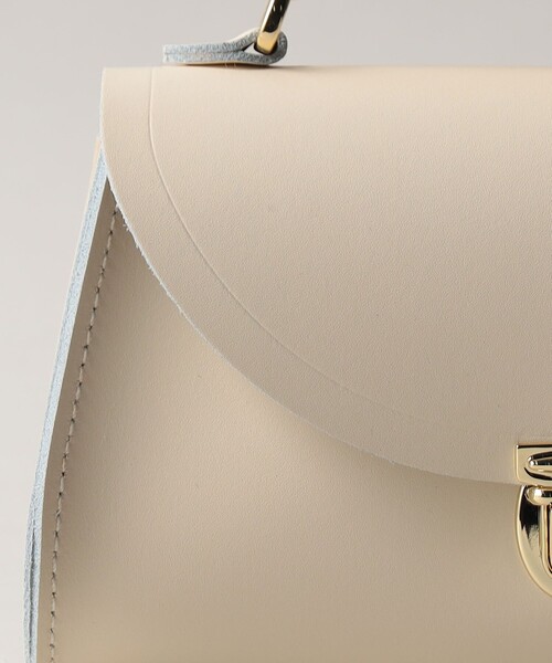 The Cambridge Satchel Company(ケンブリッジサッチェル)の「<THE CAMBRIDGE SATCHEL>the mini Poppy(ショルダーバッグ・レディース・クリーム/ケリー・FREE)」の3枚目の写真