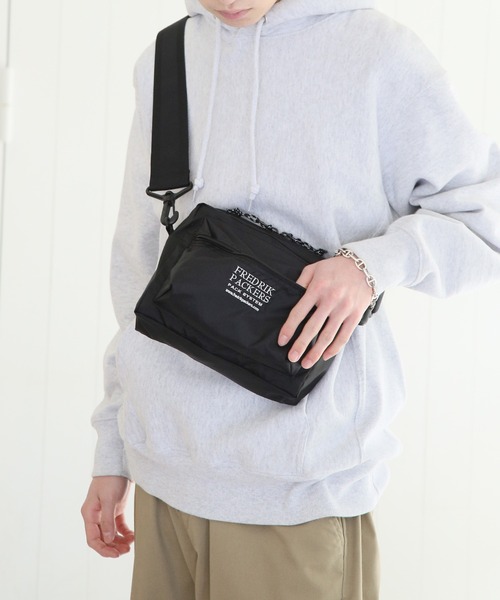 FREDRIK PACKERS(フレドリックパッカーズ)の「【FREDRIK PACKERS】ACCORD SHOULDER 【M】(ショルダーバッグ・メンズ・ブラック/ベージュ・FREE)」の6枚目の写真