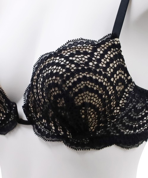 ANNEBRA(アンブラ)の「You モールドカッププランジブラジャー(ブラジャー・レディース・ブラック/ライトブルー・G75/G70/D70/C80/F75/F70/E80/E75/E70/D80/D75/C75/C70/B75/B70)」の10枚目の写真