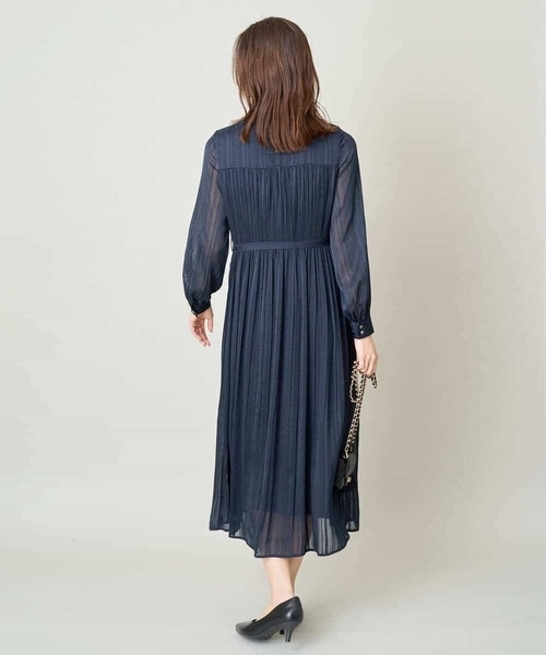 a.v.v（アーヴェヴェ）の「【マシンウォッシャブル】ベルテッドプリーツワンピース（ワンピース・レディース・ブルー/オレンジ/ネイビー・36/34/38/40/42）」の6枚目の写真