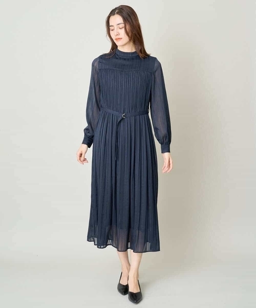 a.v.v（アーヴェヴェ）の「【マシンウォッシャブル】ベルテッドプリーツワンピース（ワンピース・レディース・ブルー/オレンジ/ネイビー・36/34/38/40/42）」の15枚目の写真