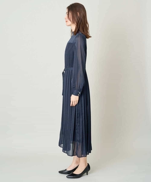 a.v.v（アーヴェヴェ）の「【マシンウォッシャブル】ベルテッドプリーツワンピース（ワンピース・レディース・ブルー/オレンジ/ネイビー・36/34/38/40/42）」の16枚目の写真