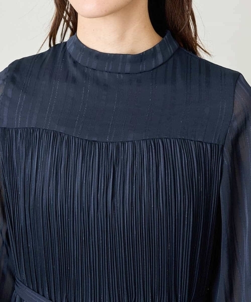 a.v.v（アーヴェヴェ）の「【マシンウォッシャブル】ベルテッドプリーツワンピース（ワンピース・レディース・ブルー/オレンジ/ネイビー・36/34/38/40/42）」の18枚目の写真