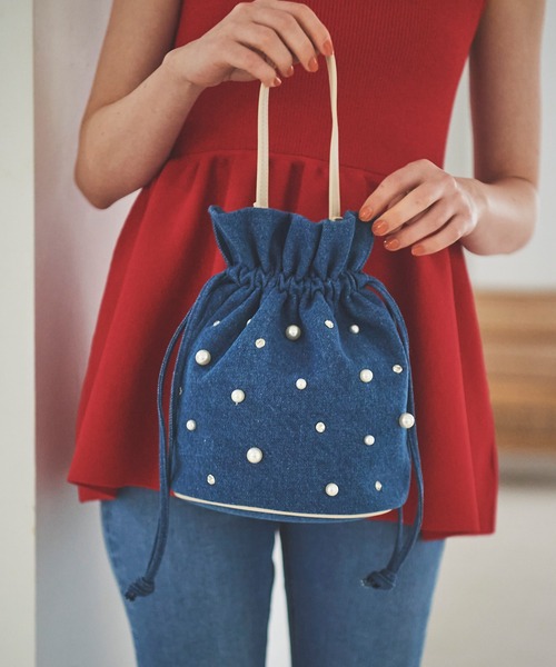 31 Sons de mode（トランテアン　ソン　ドゥ　モード）の「パールビジュー巾着バッグ（ハンドバッグ・レディース・ブラック/ダークインディゴブルー・フリー）」の3枚目の写真