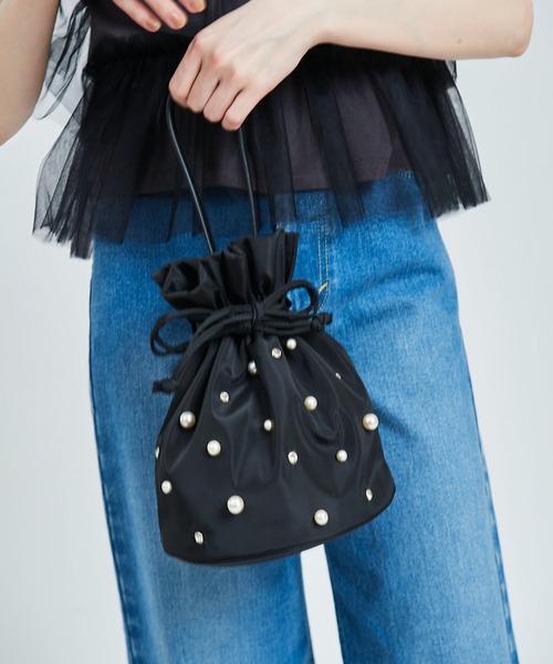 31 Sons de mode（トランテアン　ソン　ドゥ　モード）の「パールビジュー巾着バッグ（ハンドバッグ・レディース・ブラック/ダークインディゴブルー・フリー）」の16枚目の写真