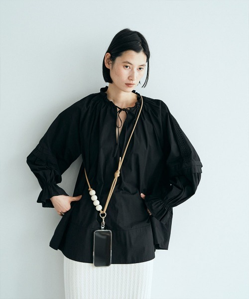 marjour(マージュール)の「WOOD BALL SHOULDER STRAP(スマホグッズ・レディース・ブラック/ベージュ・FREE)」の5枚目の写真