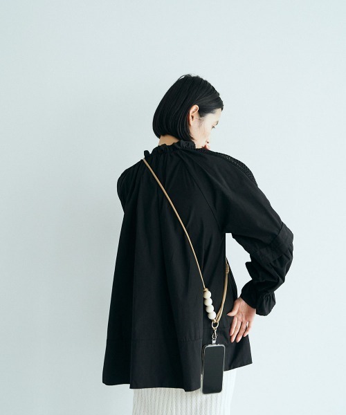 marjour(マージュール)の「WOOD BALL SHOULDER STRAP(スマホグッズ・レディース・ブラック/ベージュ・FREE)」の6枚目の写真