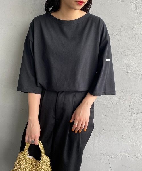 ORCIVAL（オーシバル）の「【WEB限定】[ORCIVAL/オーシバル] ボートネック ショートスリーブTシャツ（Tシャツ/カットソー・レディース・ブラック/グレイッシュベージュ/ブラック系その他/ホワイト/オレンジ・4/5）」の2枚目の写真