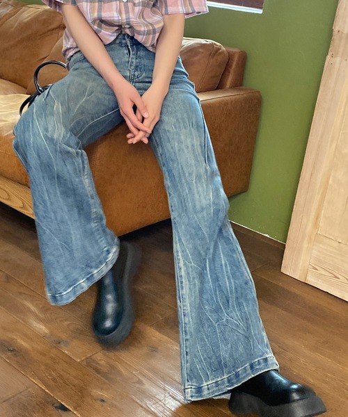 aimoha(アイモハ)の「【Aimoha】フィットフレアパンツ(デニムパンツ・レディース・ネイビー・SMALL/MEDIUM/LARGE)」の1枚目の写真