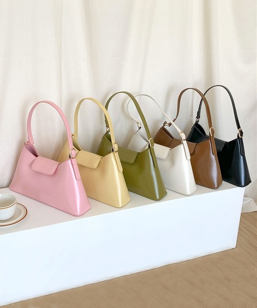 florist（フローリスト）の「スクエア舟形レザーハンドバッグ（ハンドバッグ・レディース・ピンク/グリーン/イエロー/モカ/ブラック/オフホワイト・FREE）」の7枚目の写真