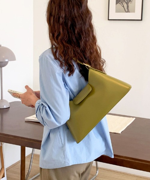 florist（フローリスト）の「スクエア舟形レザーハンドバッグ（ハンドバッグ・レディース・ピンク/グリーン/イエロー/モカ/ブラック/オフホワイト・FREE）」の21枚目の写真