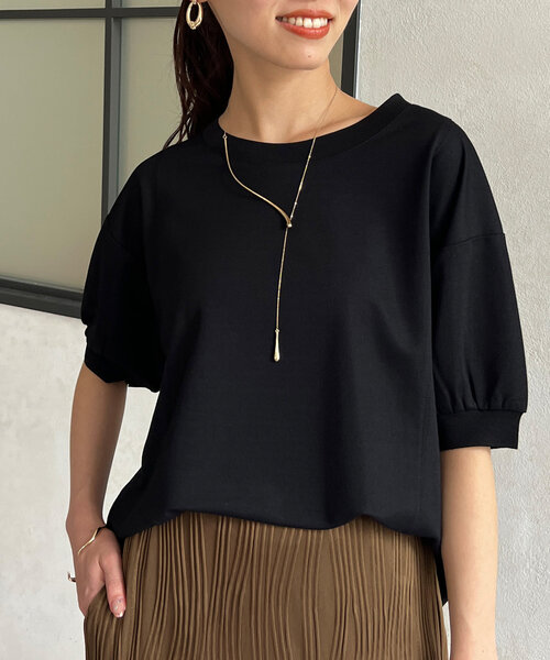 Chez toi（シェトワ）の「UV加工リブ切替Tシャツ（Tシャツ/カットソー・レディース・ブルー/グレイッシュベージュ/ブラック/オフホワイト・FREE）」の2枚目の写真