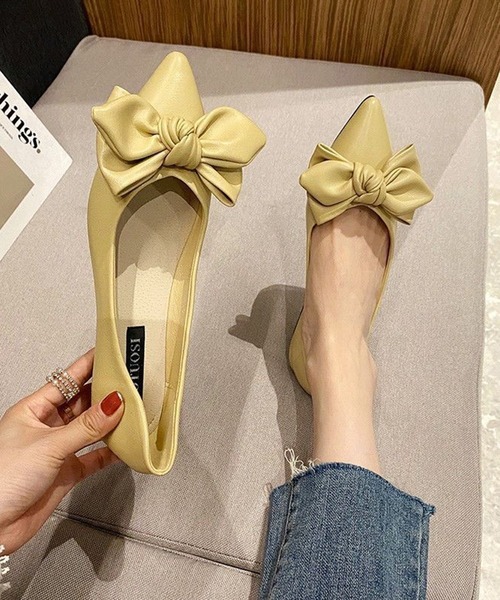 Silly（シリー）の「【リボンで大人ガーリー】ポインテッドトゥリボンパンプス（パンプス・レディース・ベージュ/イエロー/ブラック・SMALL/MEDIUM/LARGE）」の3枚目の写真
