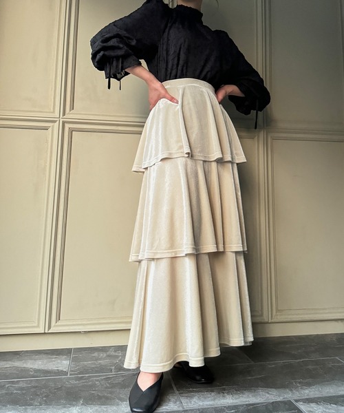 junoah(ジュノア)の「ベロアフリルティアードスカート【ペチスカートセット】(スカート・レディース・ライトベージュ/ブラック/チャコール・LARGE/MEDIUM/X-LARGE)」の11枚目の写真