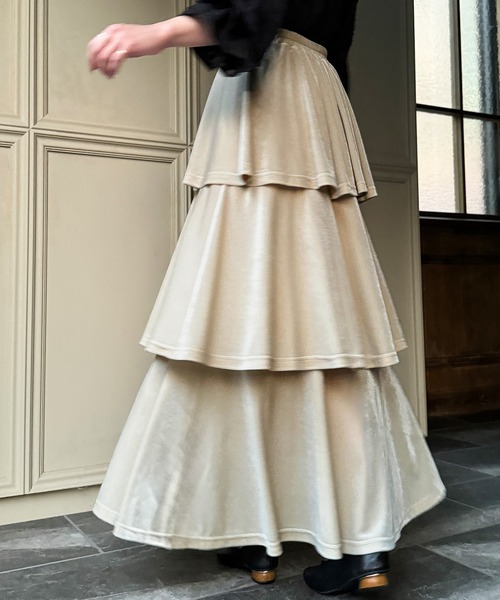 junoah(ジュノア)の「ベロアフリルティアードスカート【ペチスカートセット】(スカート・レディース・ライトベージュ/ブラック/チャコール・LARGE/MEDIUM/X-LARGE)」の12枚目の写真