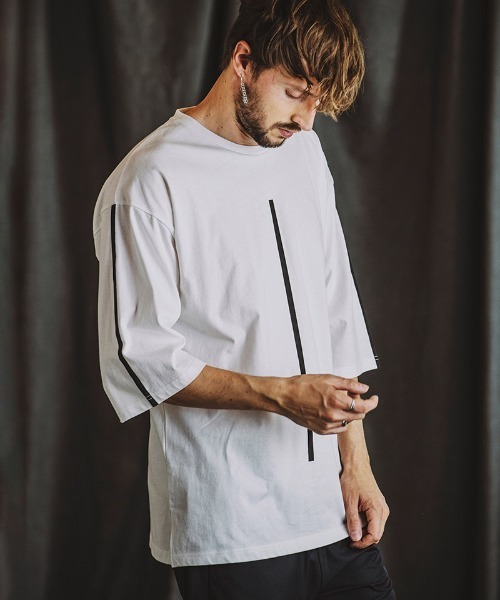 NO ID.(ノーアイディ)の「mlt4827-ラインプリント7分袖BIG-T Tシャツ(Tシャツ/カットソー・メンズ・ブラック/ホワイト/グレー・ONE SIZE)」の4枚目の写真