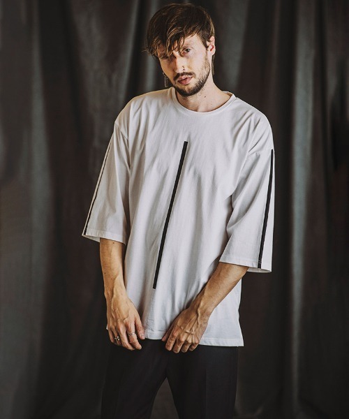 NO ID.(ノーアイディ)の「mlt4827-ラインプリント7分袖BIG-T Tシャツ(Tシャツ/カットソー・メンズ・ブラック/ホワイト/グレー・ONE SIZE)」の6枚目の写真