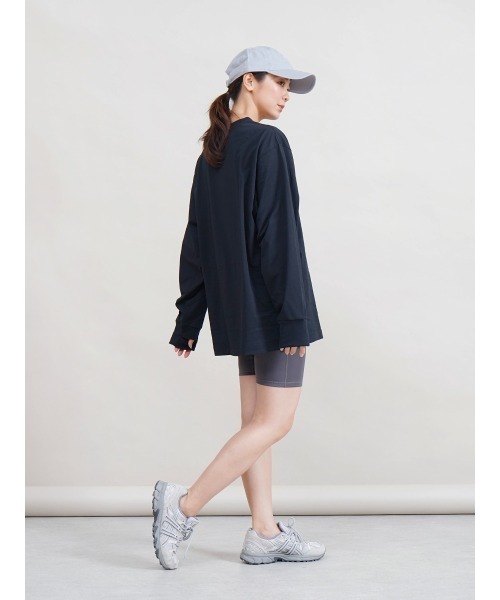 YORT(ヨート)の「【UVカット・接触冷感】ショート丈レギンスパンツ(その他パンツ・レディース・チャコール/ブラック・MEDIUM)」の5枚目の写真
