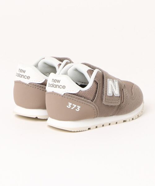 NEW BALANCE（ニューバランス）の「new balance ニューバランス IZ373 ベビースニーカー ベビーシューズ 子供靴 ワンベルト 732373 AS2 マッシュルーム（スニーカー・キッズ・ブラウン・12cm/12.5cm/13.0cm/13.5cm/14.0cm/14.5cm/15.0cm/15.5cm/16.0cm/16.5cm）」の3枚目の写真