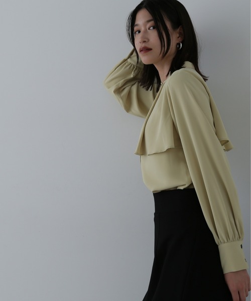 N.（N. Natural Beauty Basic）（エヌエヌナチュラルビューティーベーシック）の「◆◇ ケープディティールブラウス（シャツ/ブラウス・レディース・イエロー/オフホワイト/ブラック/グレー系その他・MEDIUM）」の9枚目の写真