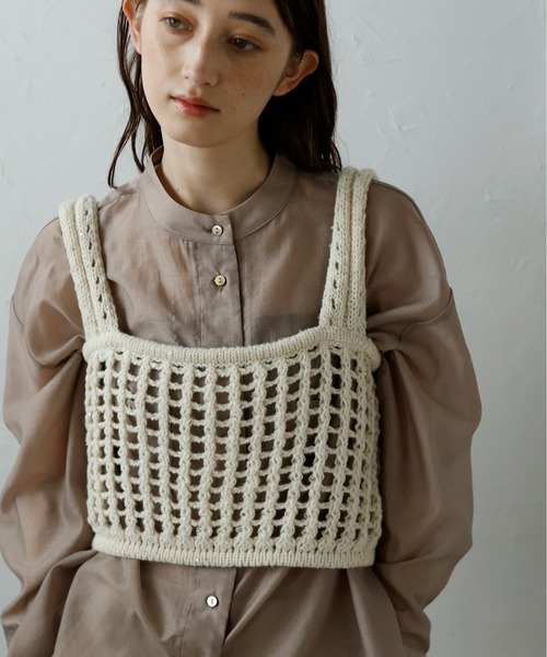 MINERTE（ミネルテ）の「【MINERTE】flip-sequin knit bustier / 格子編みスパンコール付きニットビスチェ（キャミソール・レディース・アイボリー/ブラック・FREE）」の17枚目の写真