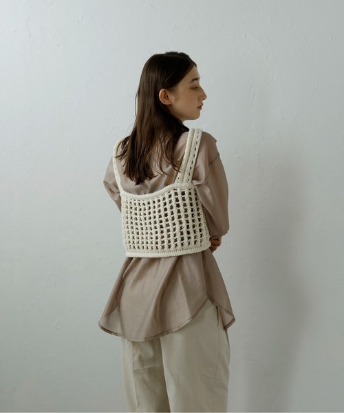 MINERTE（ミネルテ）の「【MINERTE】flip-sequin knit bustier / 格子編みスパンコール付きニットビスチェ（キャミソール・レディース・アイボリー/ブラック・FREE）」の10枚目の写真