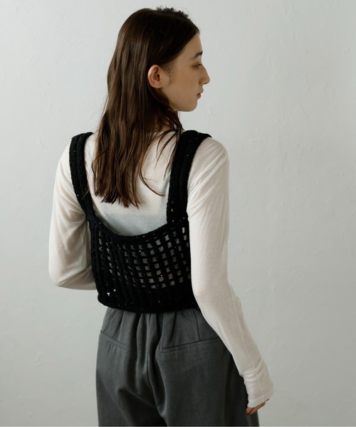 MINERTE（ミネルテ）の「【MINERTE】flip-sequin knit bustier / 格子編みスパンコール付きニットビスチェ（キャミソール・レディース・アイボリー/ブラック・FREE）」の21枚目の写真